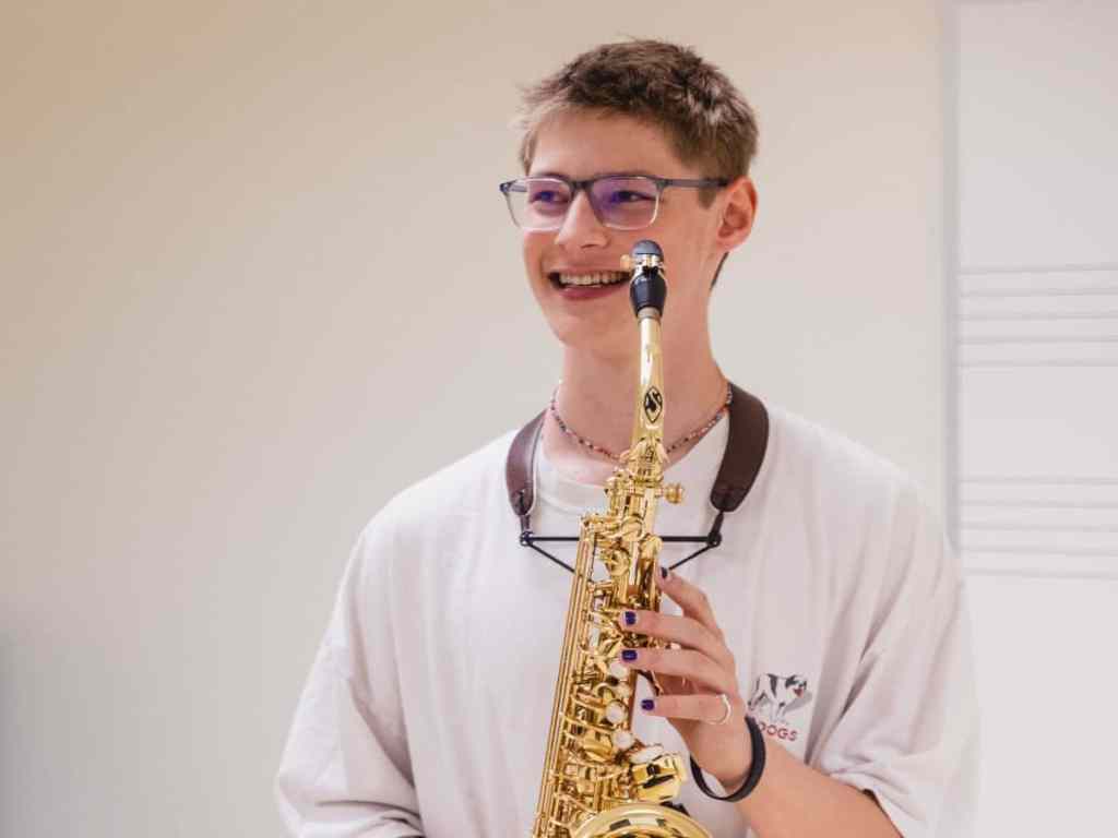 private lessons saxophone student