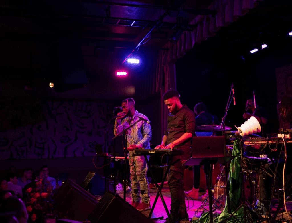 A side view of King Melik and his band.